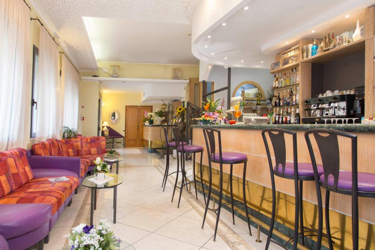 Hotel Franca Bellaria-Igea Marina Buitenkant foto