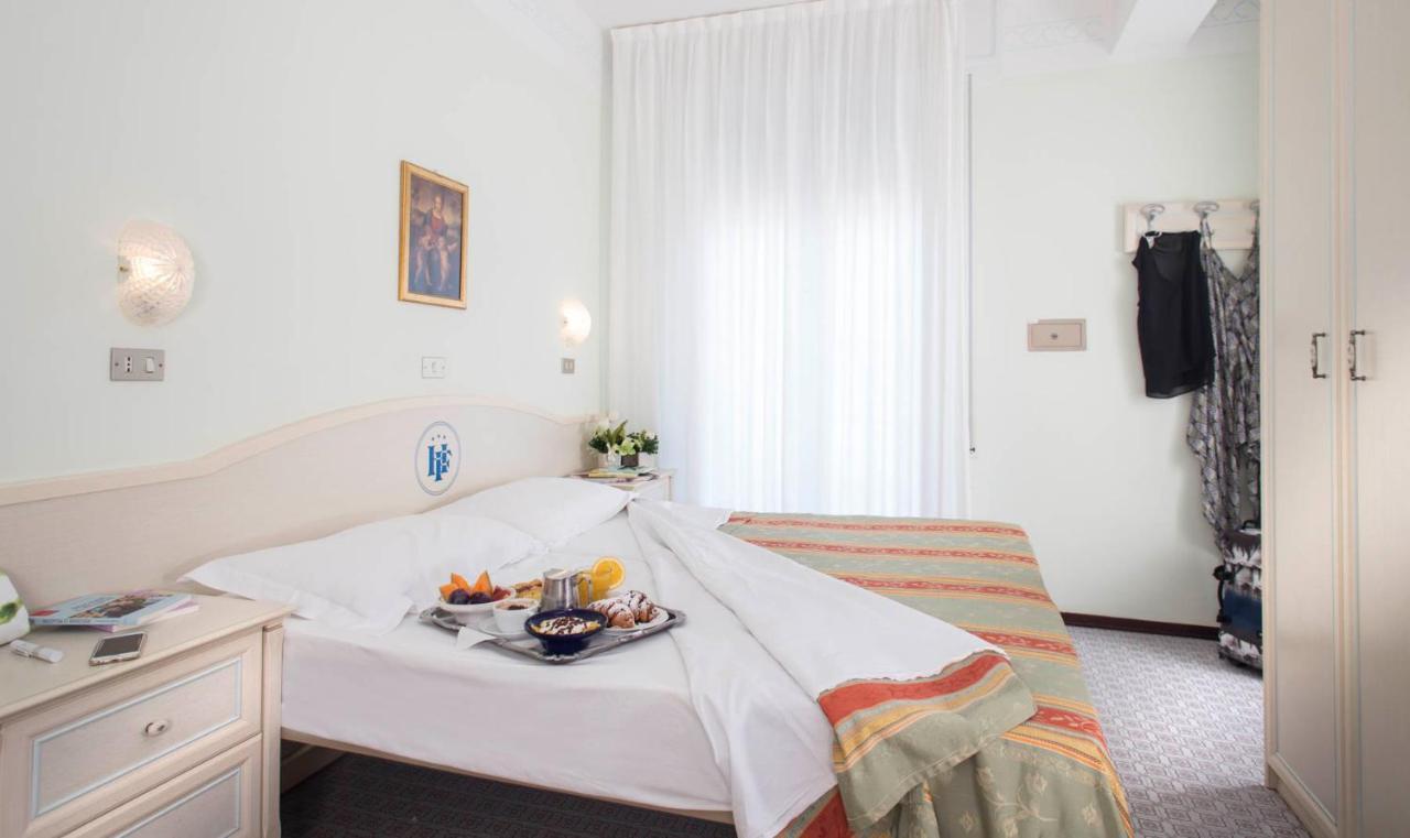Hotel Franca Bellaria-Igea Marina Buitenkant foto