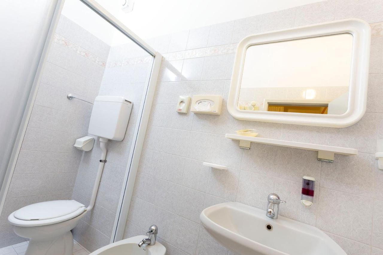 Hotel Franca Bellaria-Igea Marina Buitenkant foto