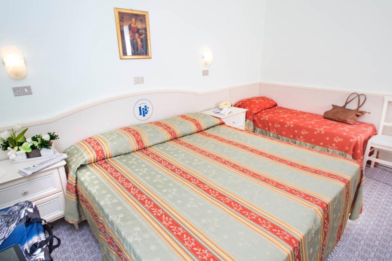 Hotel Franca Bellaria-Igea Marina Buitenkant foto