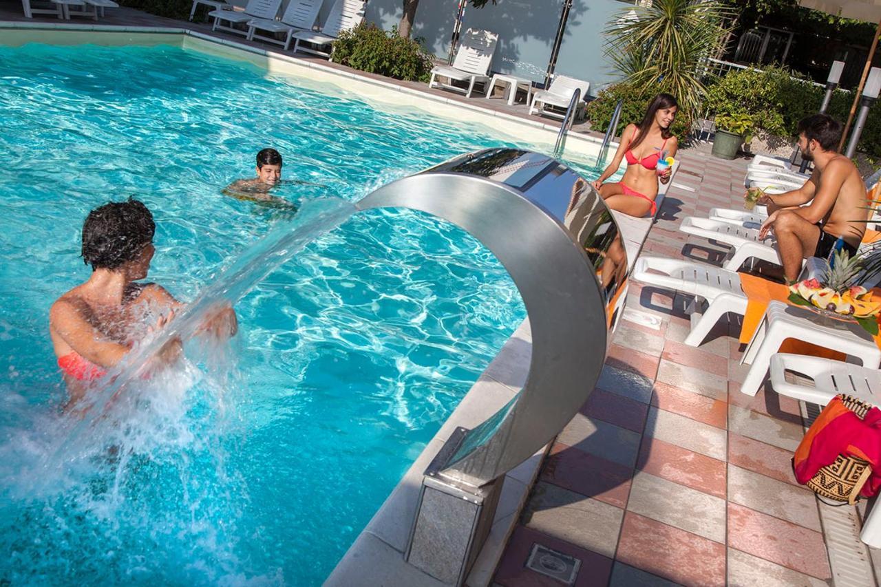 Hotel Franca Bellaria-Igea Marina Buitenkant foto